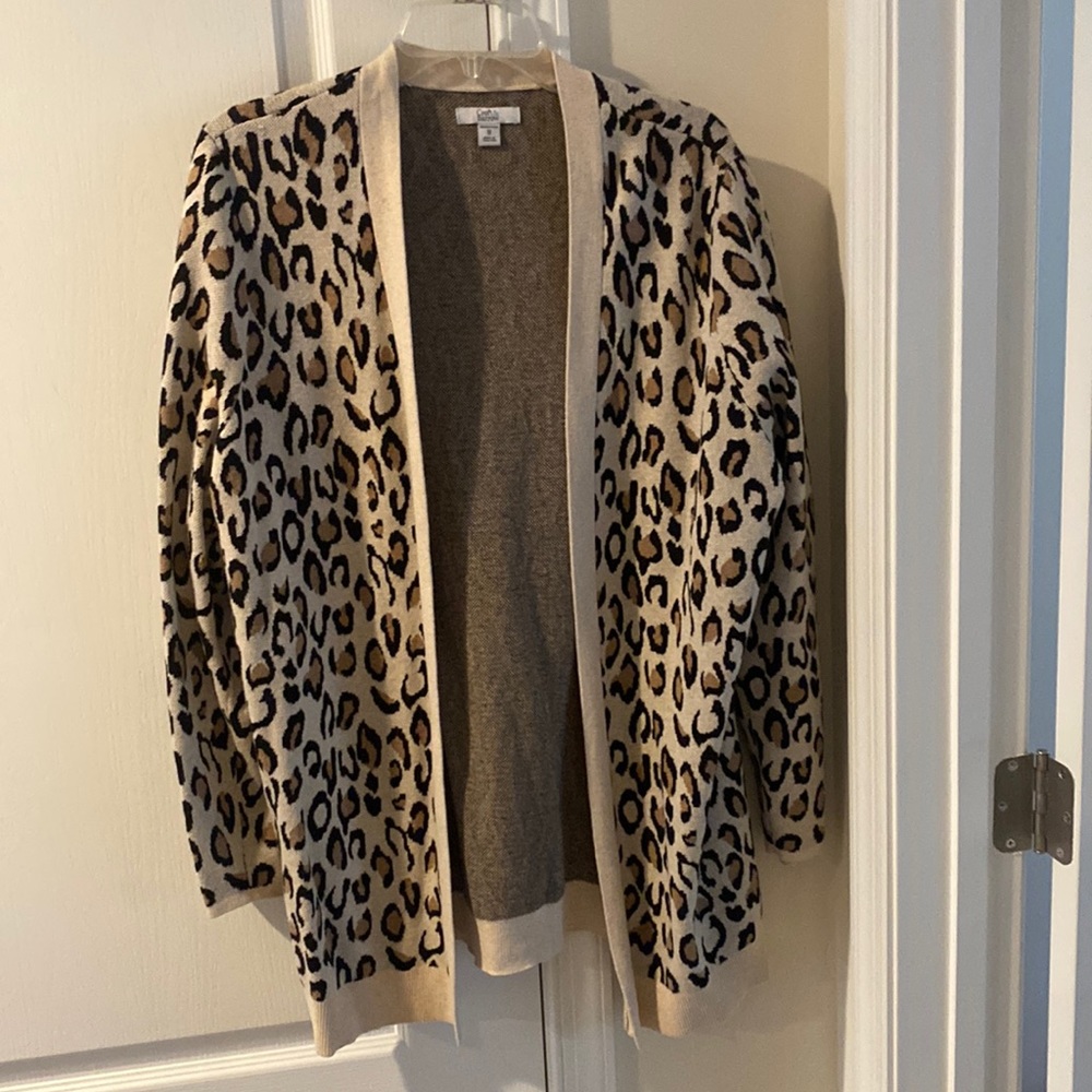 Croat and Barrow 1X cardigan in animal print